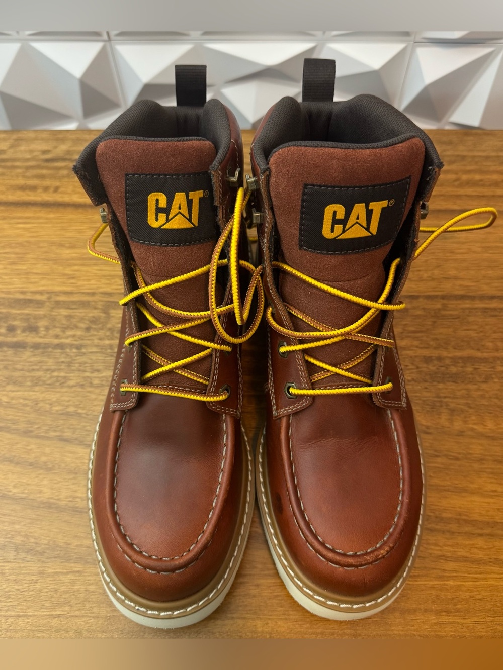CAT Brown Leather Work Boots with Yellow Laces Waterproof Steel Toe Work Sz 9